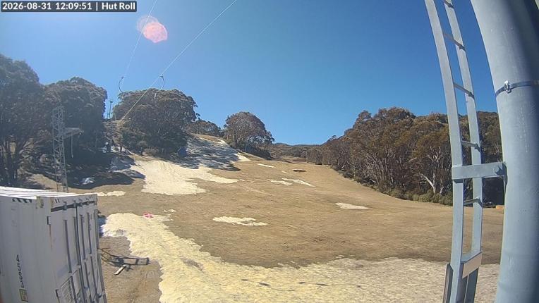 Webcam Mount Baw Baw: Hut roll