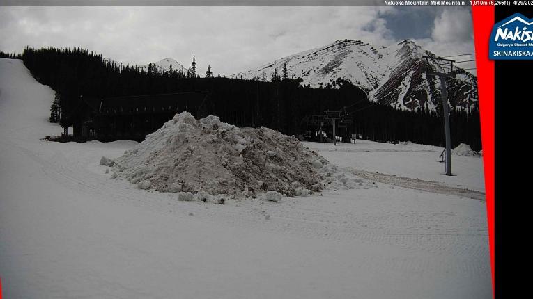 Webcam Nakiska: Mid Mountaind Lodge