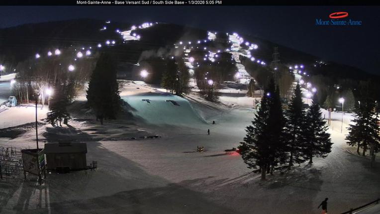 Webcam Mont-Sainte-Anne: Base de la Montagne
