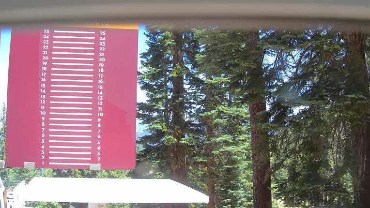Webcam Northstar California: Snow Stake