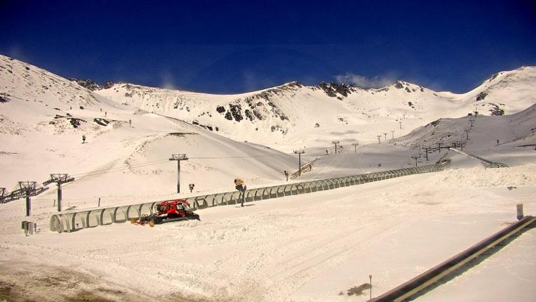 Webcam The Remarkables: Sugar bowl from base
