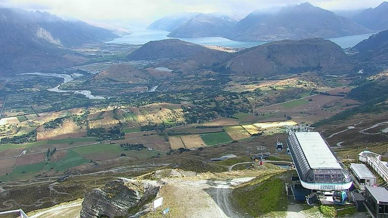 Webcam The Remarkables: Sugar bowl from base